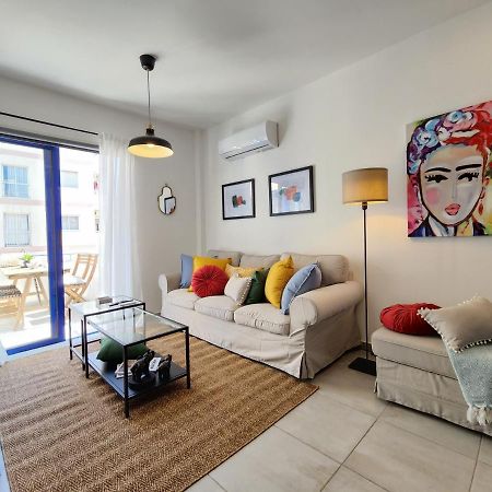 Frida'S Cozy Two Bedroom Apt ลาร์นาคา ภายนอก รูปภาพ