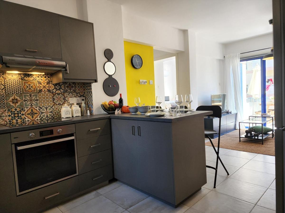 Frida'S Cozy Two Bedroom Apt ลาร์นาคา ภายนอก รูปภาพ