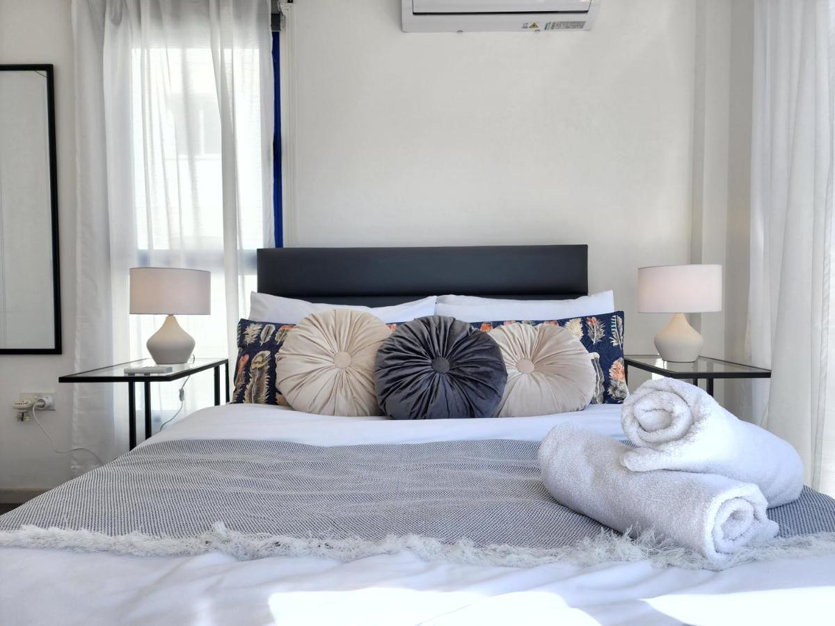 Frida'S Cozy Two Bedroom Apt ลาร์นาคา ภายนอก รูปภาพ